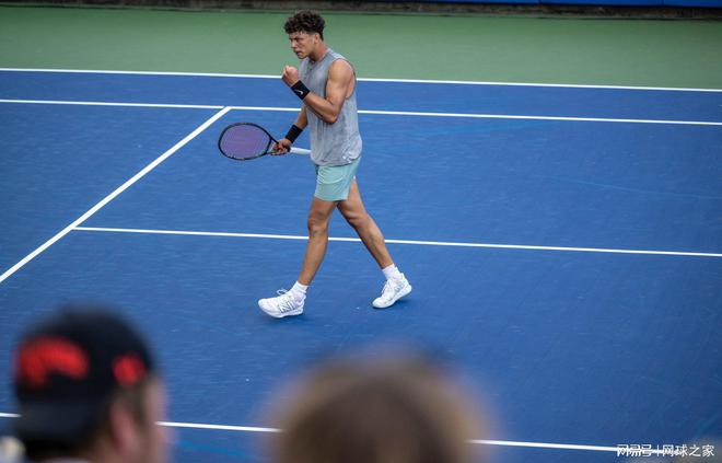 也让我们看 也让我们看